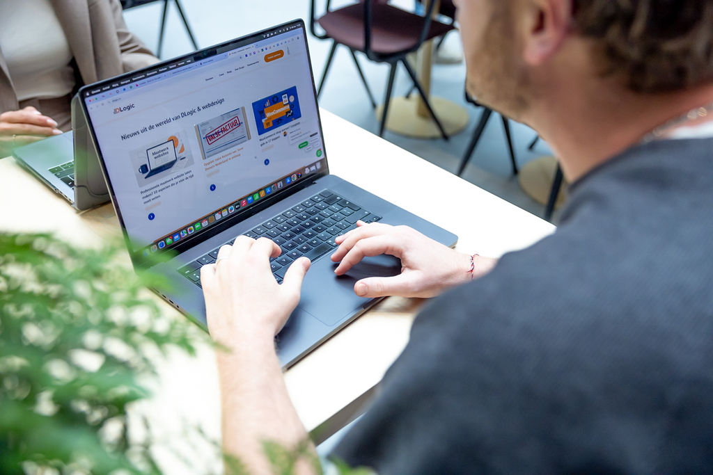 Techniek, content en autoriteit in samenhang — DLogic